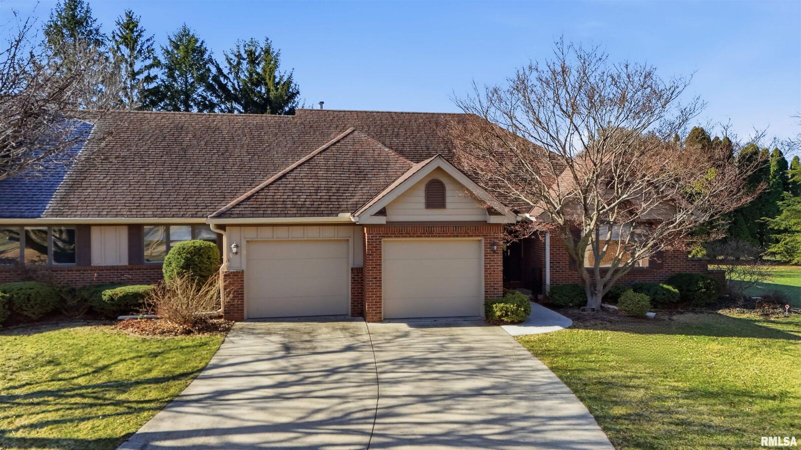 Property Photo:  7221 N Charles Way 14  IL 61614 