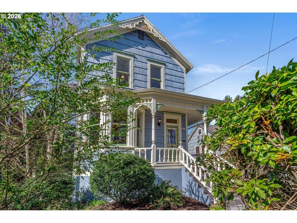 Property Photo:  3213 SE 9th Ave  OR 97202 