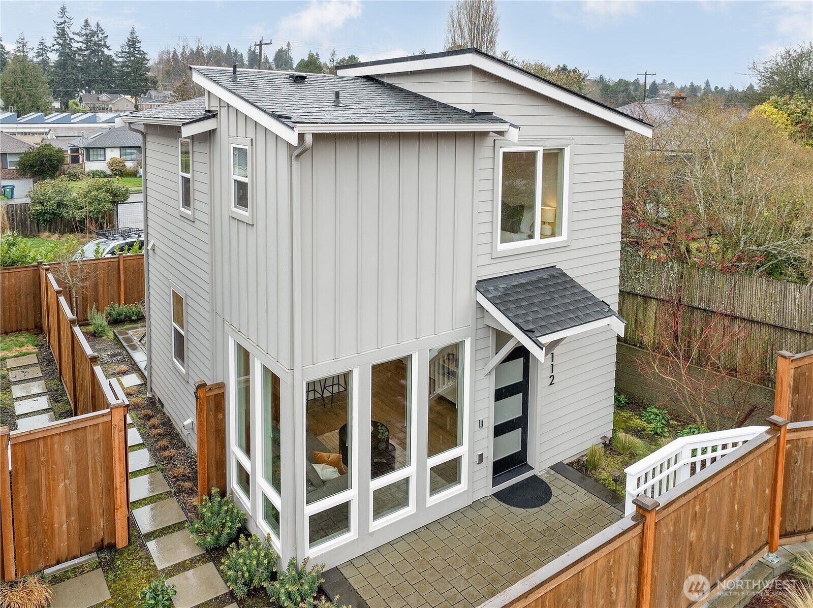 Property Photo:  3112 W Raye Street  WA 98199 
