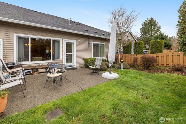 Property Photo:  906  72nd Street SE  WA 98092 