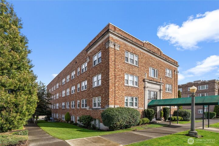 Property Photo:  301 N Tacoma Avenue 3  WA 98403 