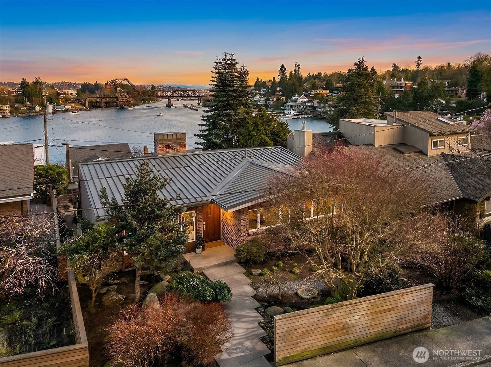 Property Photo: 5412 40th Avenue W WA 98199