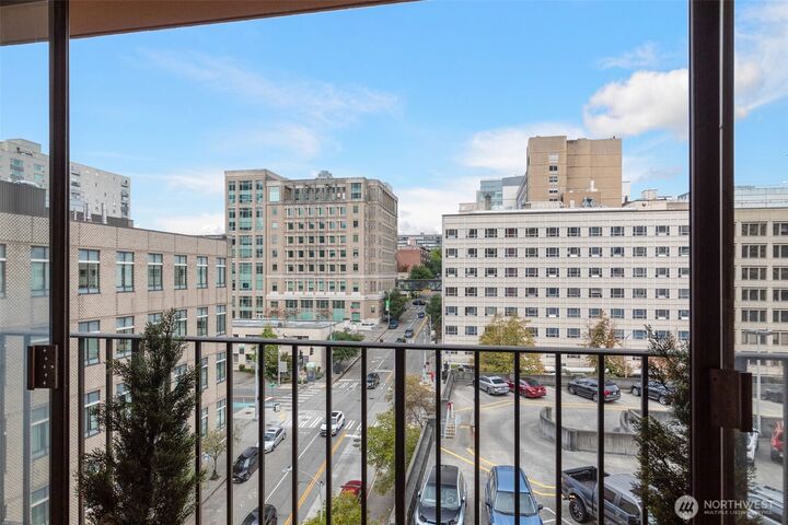 Property Photo:  1120  8th Avenue 1003  WA 98101 