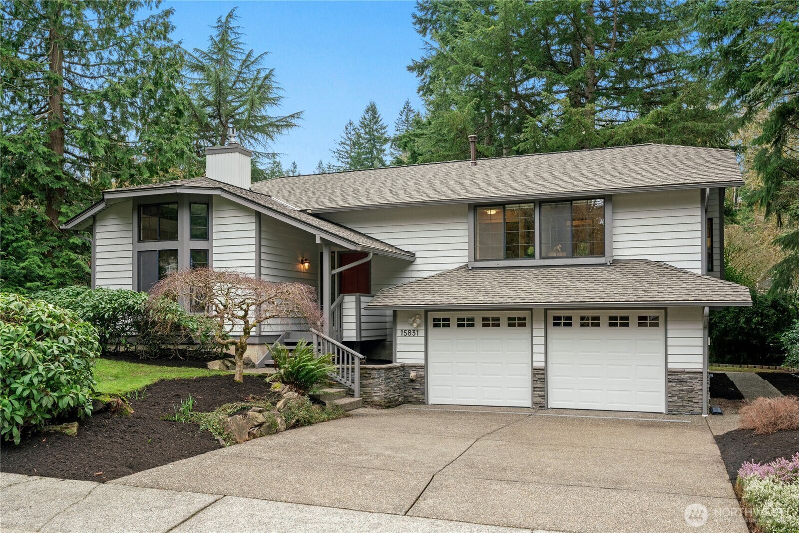 Property Photo:  15831 SE 47th Street  WA 98006 