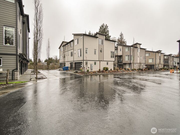 Property Photo:  14913  48th Avenue W K2  WA 98026 