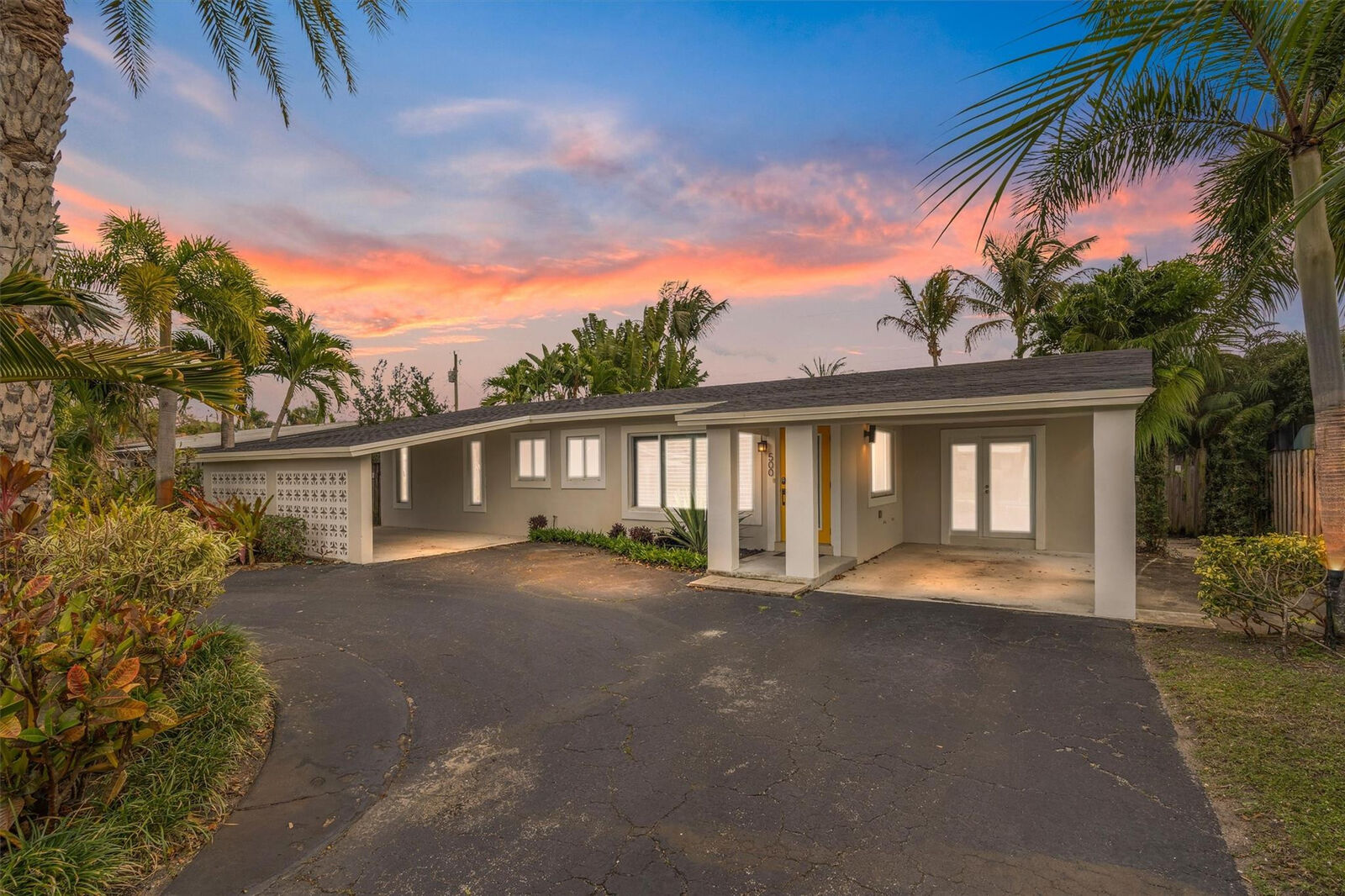 Property Photo:  500 NE 28th Drive  FL 33334 