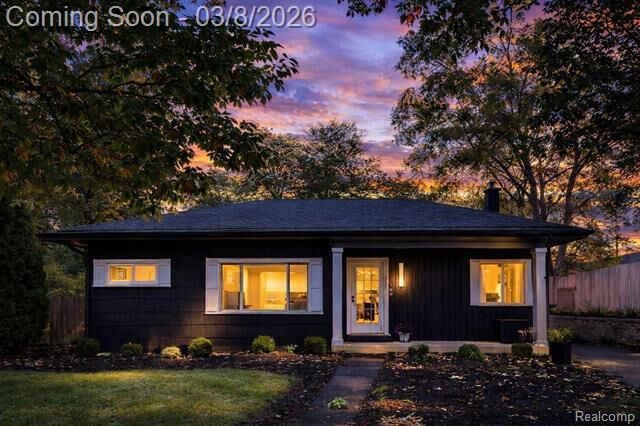 Property Photo: 3765 Woodview Avenue MI 48324