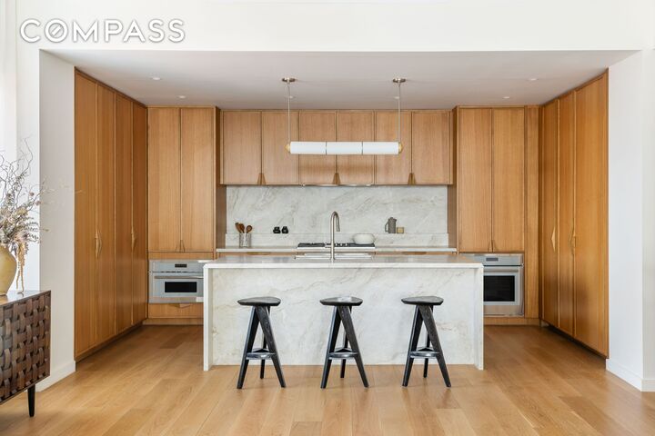 Property Photo:  323 Bergen Street Ph607e  NY 11217 