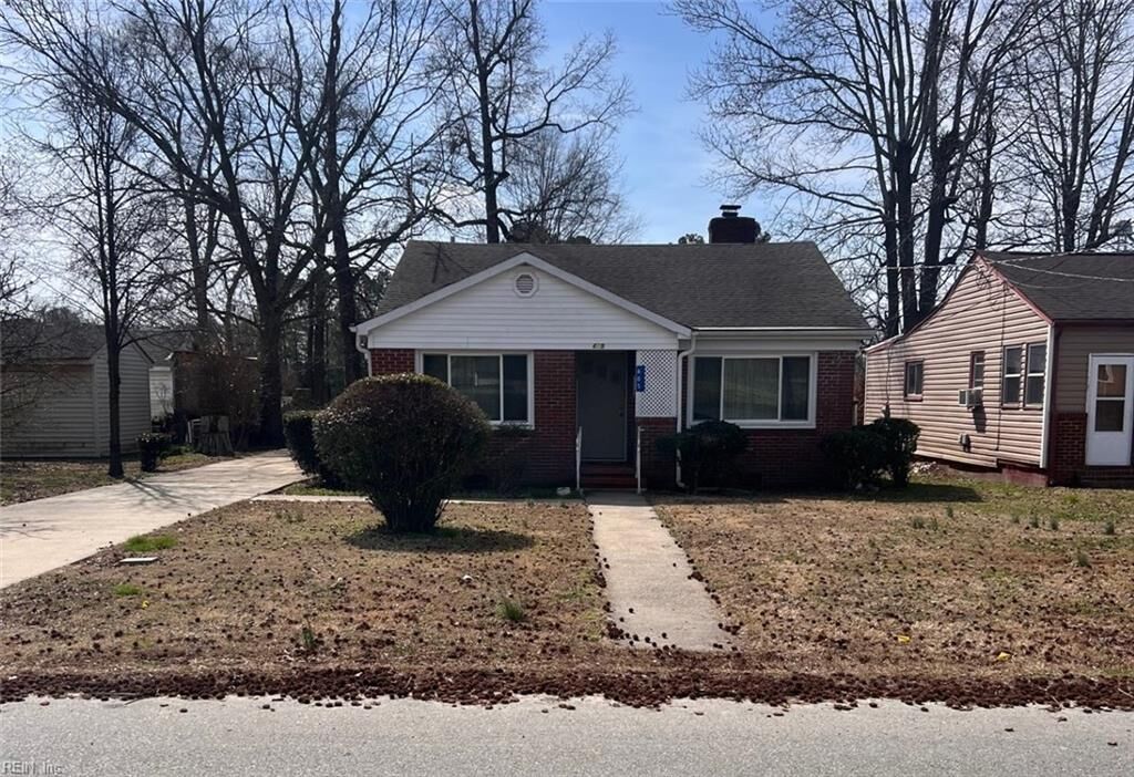 Property Photo: 605 Jefferson St VA 23434