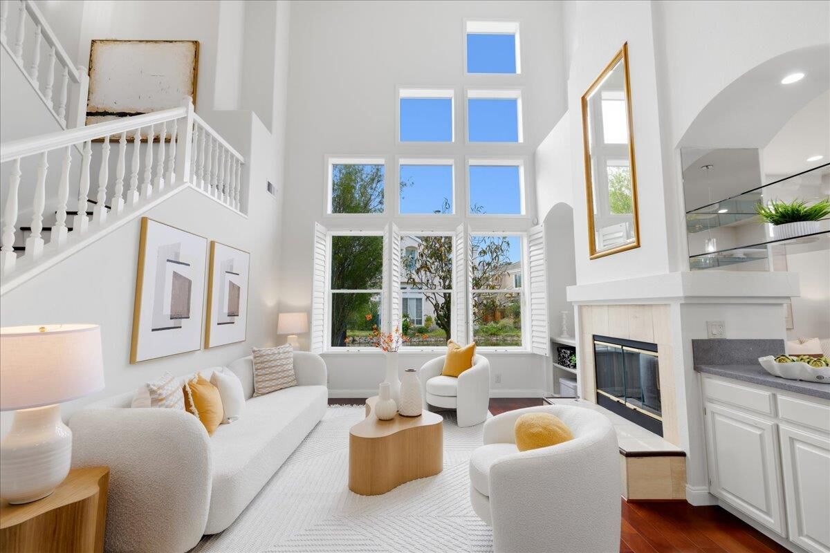 Property Photo:  1 Mandalay Court  CA 94065 