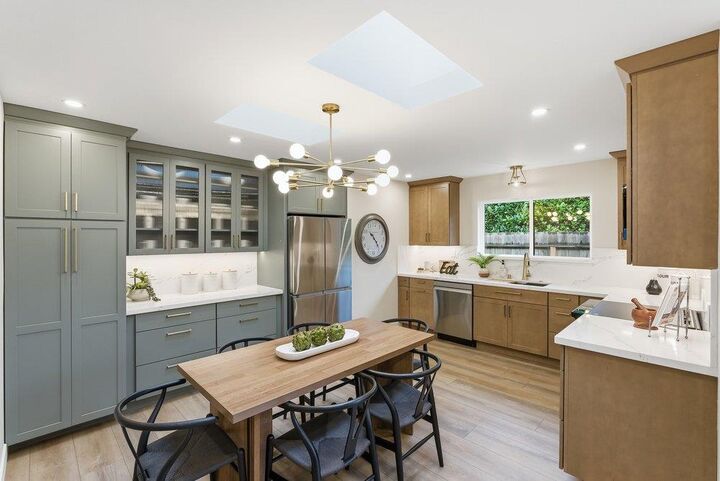 Property Photo:  724 Circle Court  CA 94080 