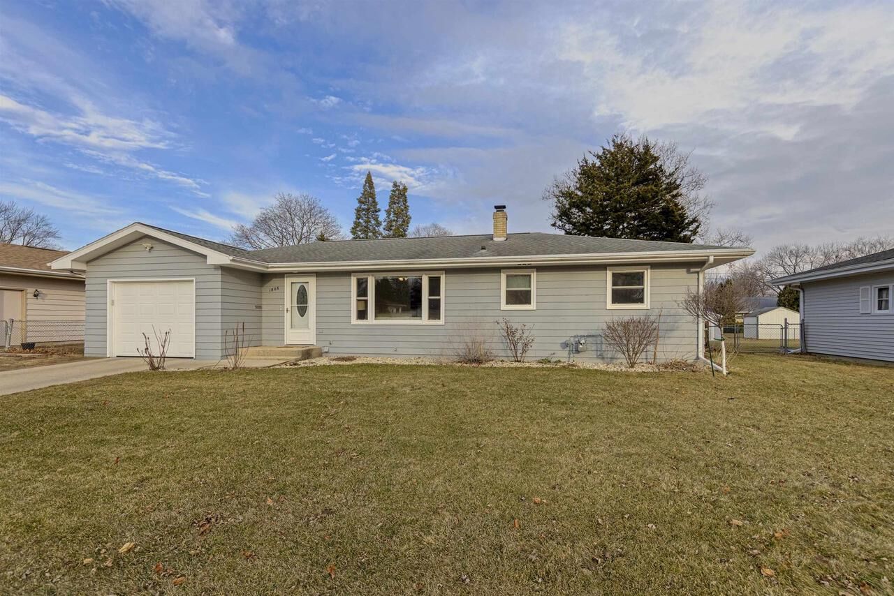 Property Photo:  1808 North Concord Drive  WI 52545 