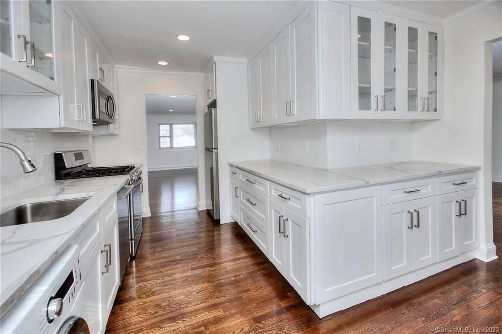 Property Photo:  245 Unquowa Road Apt 130  CT 06824 