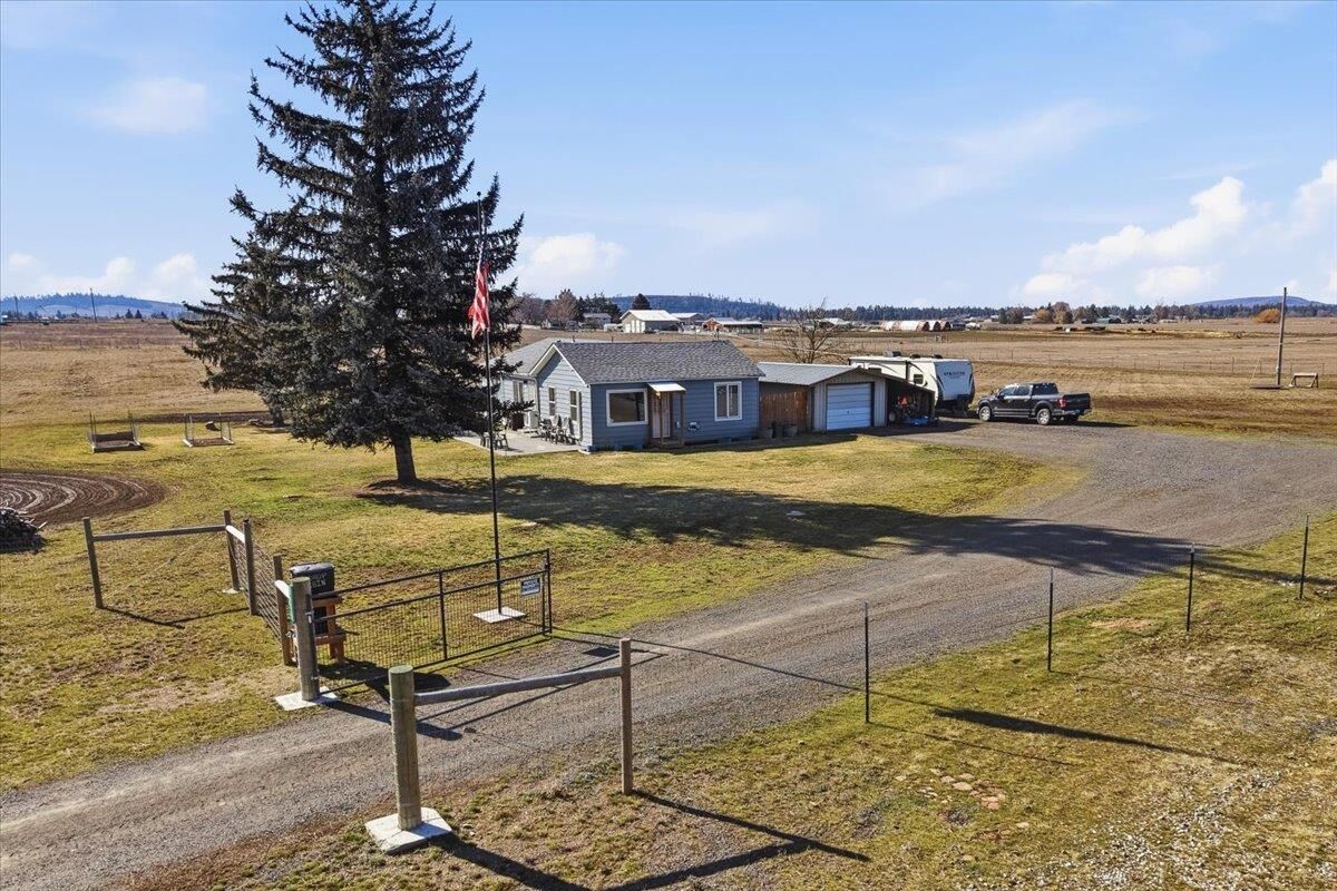 Property Photo:  6024 S Craig Rd  WA 99022 