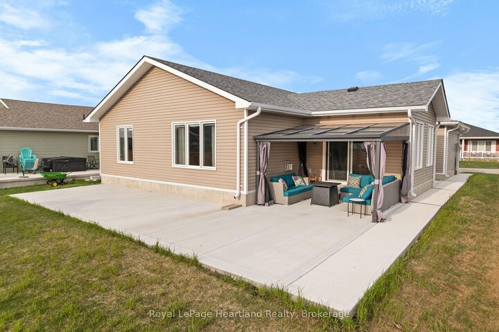 Property Photo: 140 Lake Breeze Drive ON N7A 0C6