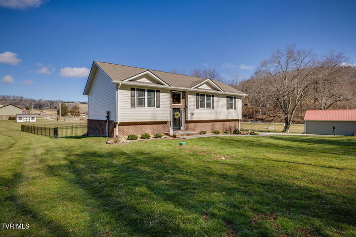 Property Photo:  105 Rogers Drive  TN 37690 