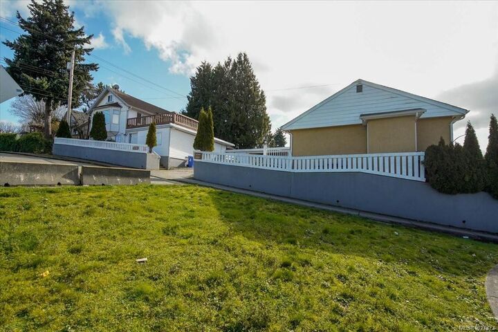Property Photo: 3291 3rd Ave BC V9Y 4C9