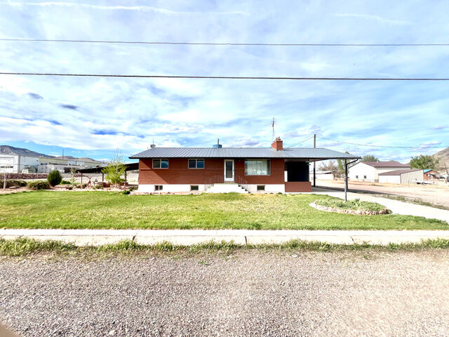Property Photo: 36 W 1420 N UT 84657