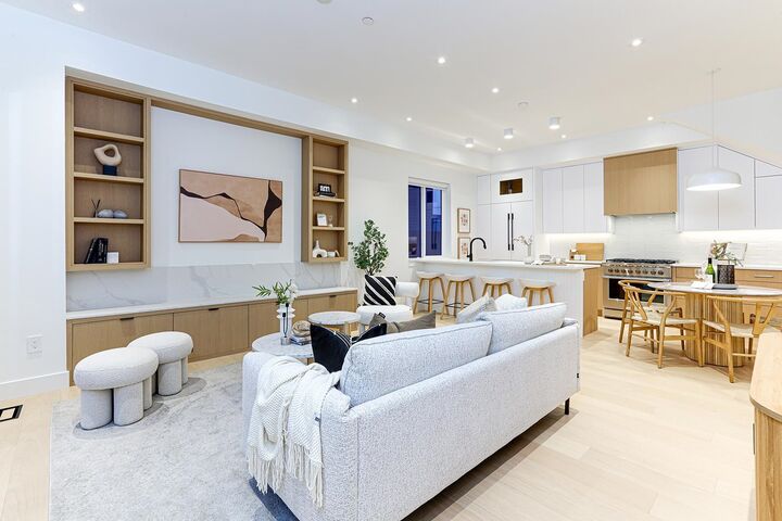Property Photo: 944 E 13 Avenue 1 BC V5T 2L6