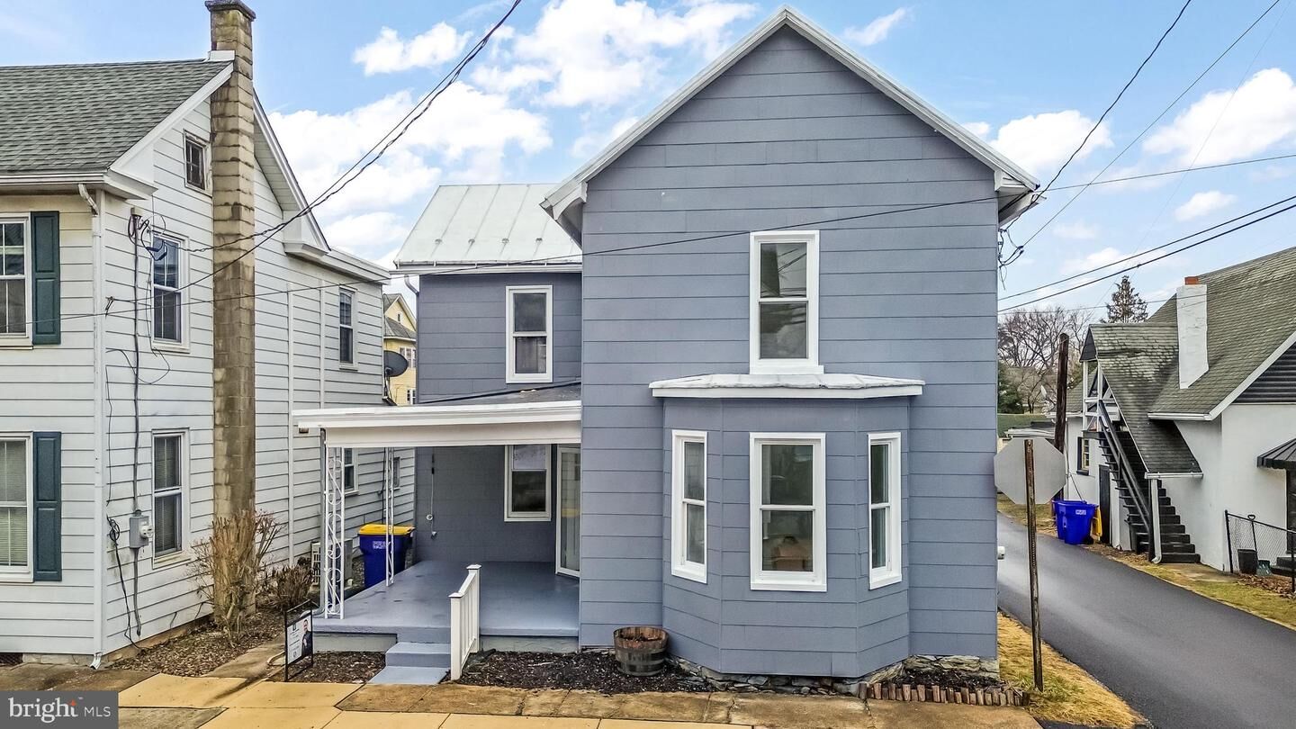 Property Photo:  10 S Washington Street  PA 17055 