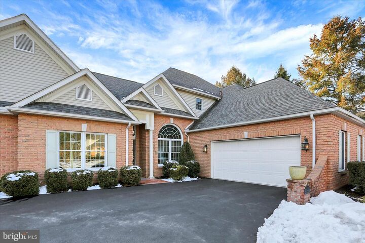 Property Photo:  935 Grandon Way  PA 17050 