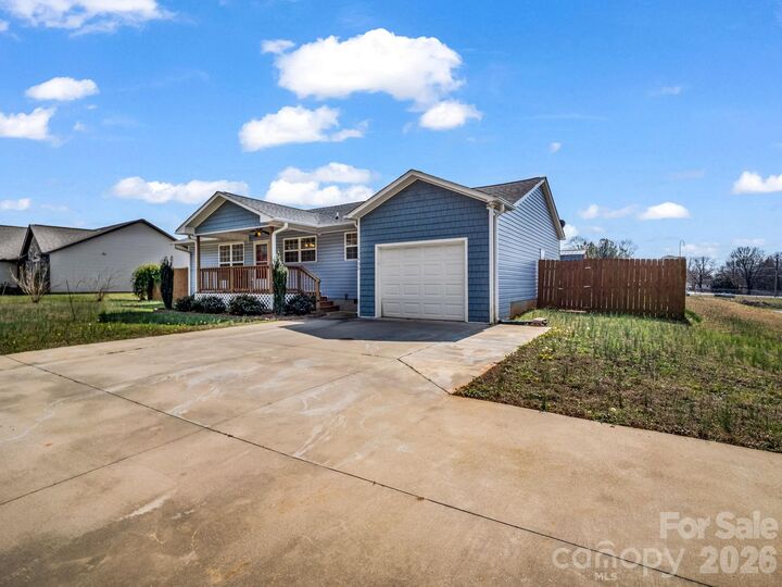 Property Photo:  655 W Oconee Street  SC 29323 