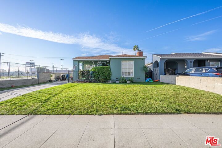Property Photo:  1834 W 87th St  CA 90047 
