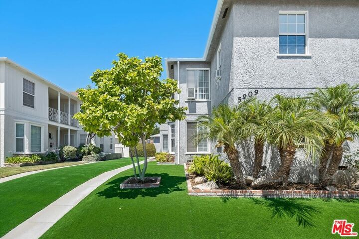 Property Photo:  5909 Overhill Dr  CA 90043 