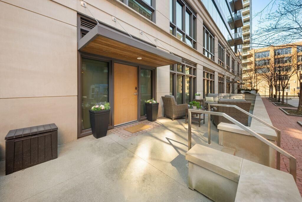 Property Photo: 250 W Spring Street OH 43215