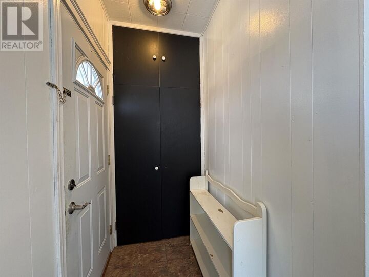 Photo de la propriété:  605 Crowe Ave  ON P9A 2L5 