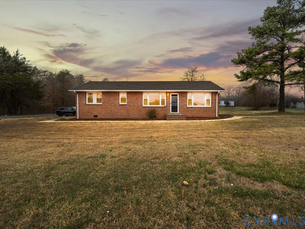 Property Photo: 1979 Cumberland Road VA 23901