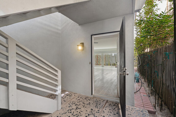 Property Photo:  5119 River Avenue  CA 92663 