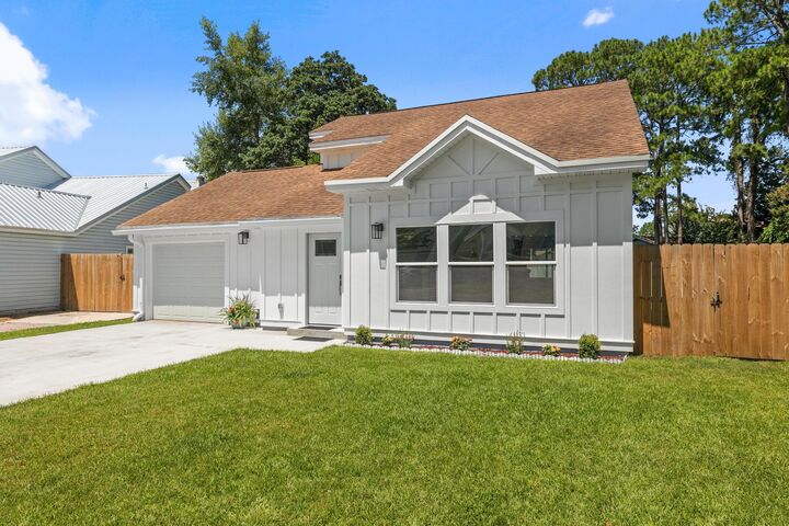 Property Photo:  387 NW Canterbury Circle  FL 32548 