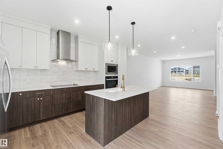 Property Photo: 5735 Hawthorn Common SW AB T6X 3K8