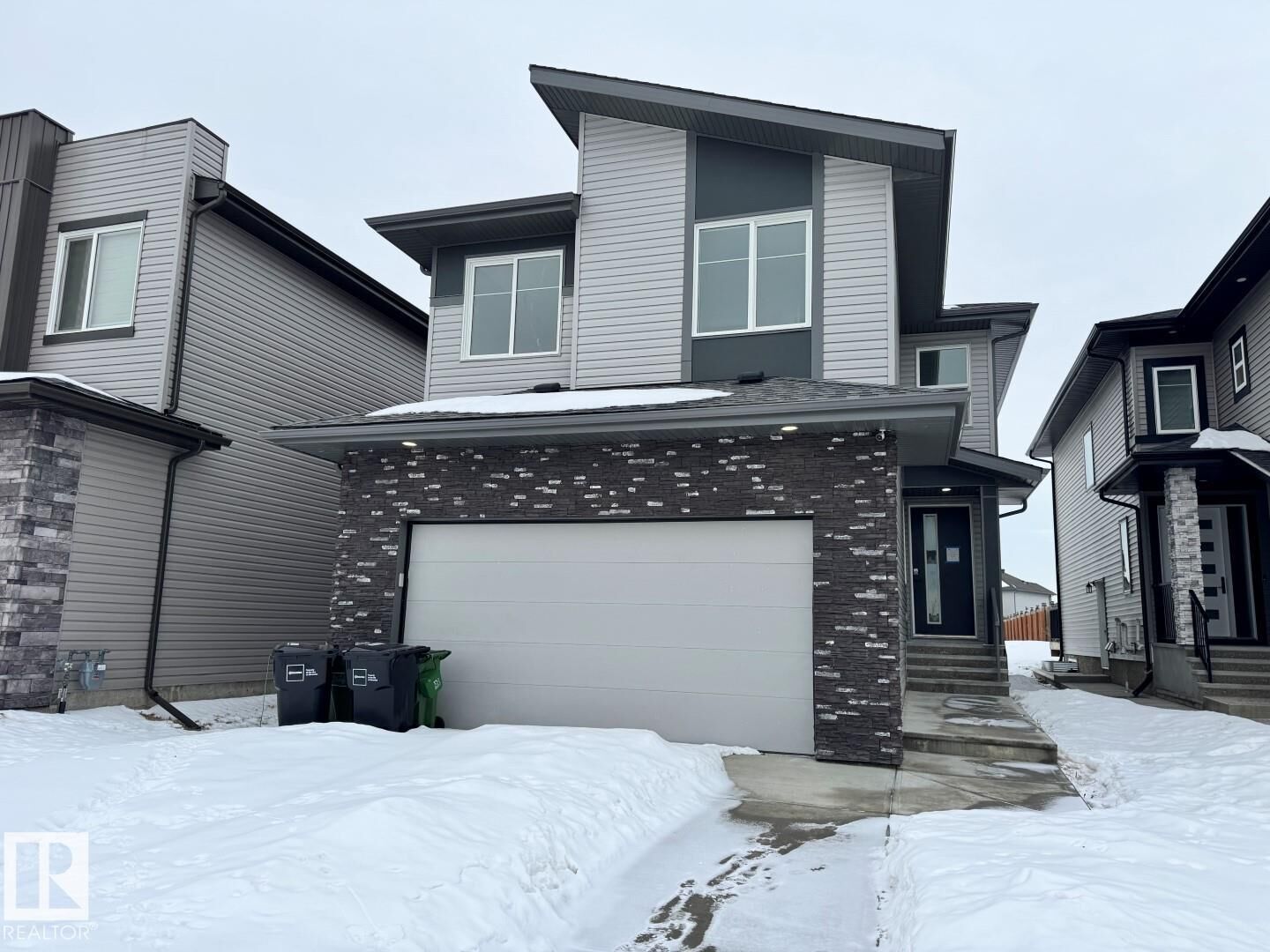 Property Photo:  17124 68 Street NW  AB T5Z 0W3 
