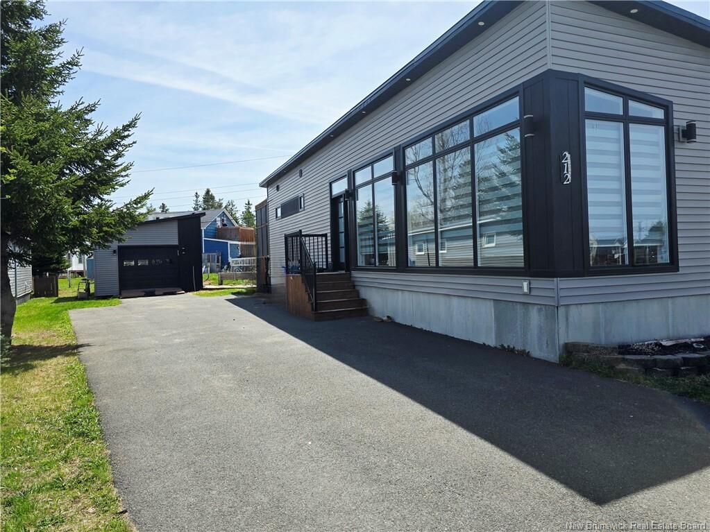 Property Photo: 212 2ieme Rue NB E8S 1T8