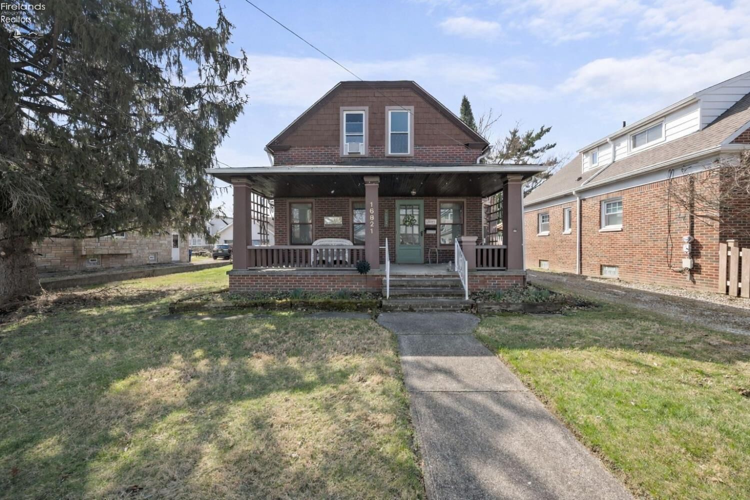 Property Photo:  16821 Chatfield Avenue  OH 44111 