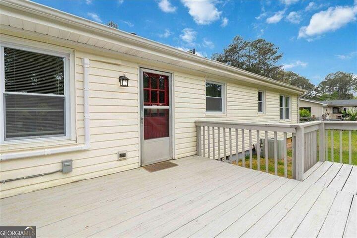 Property Photo: 3040 Land Road GA 30004