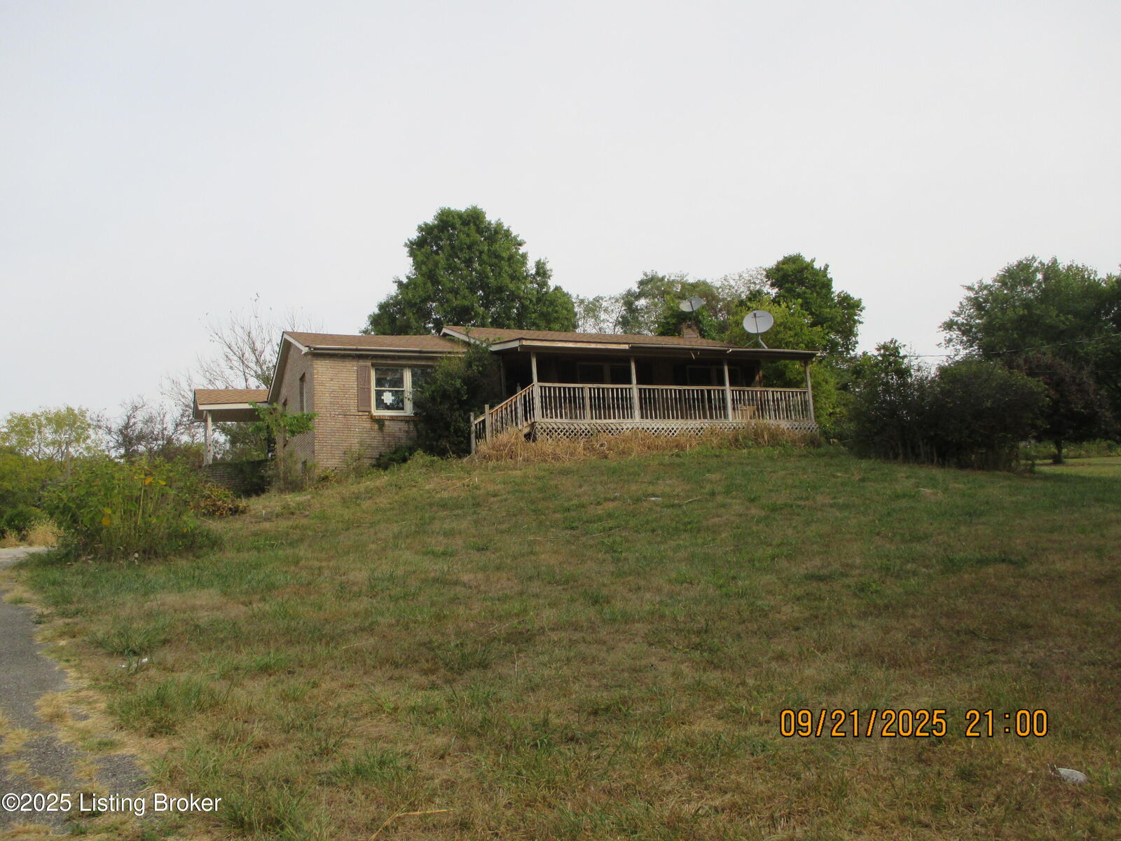 Property Photo:  932 Bunk Rd  KY 40057 