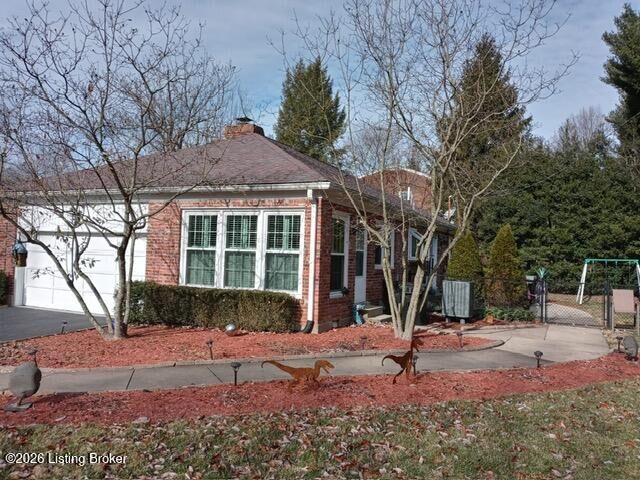 Property Photo:  401 Winton Ln  KY 40206 