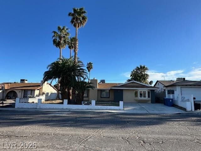 Property Photo: 3905 Calle De Este NV 89121
