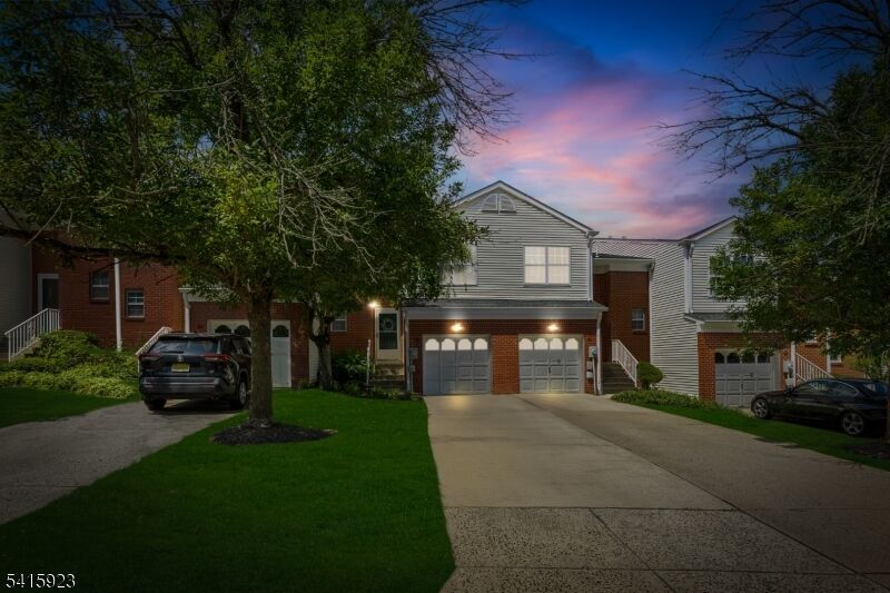 Property Photo:  28 Garfield Way  NJ 08540 