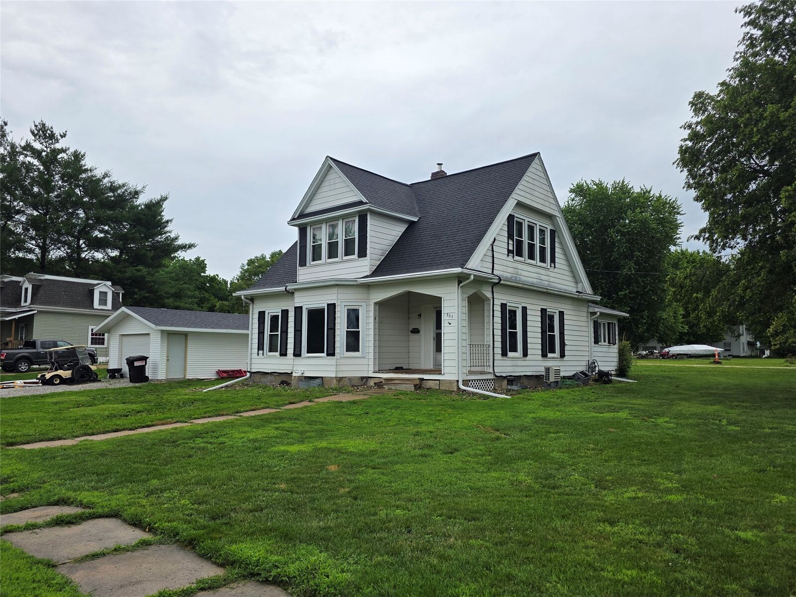 Property Photo:  301 NE 2nd Street  IA 50212 
