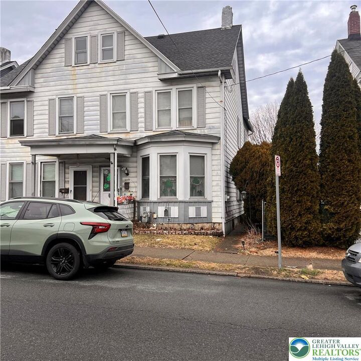 Property Photo:  1033 W Berwick Street  PA 18042 