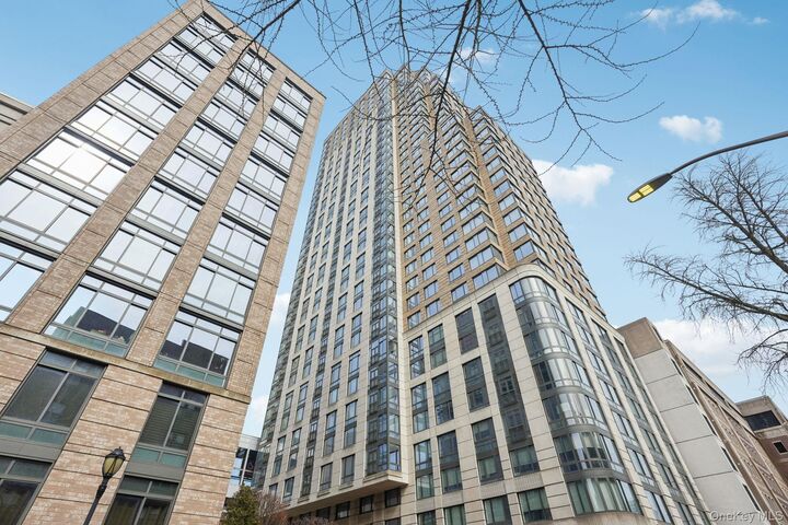 Property Photo:  10 City Place 3D  NY 10601 