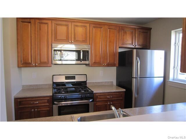 Property Photo:  318 Tondo Circle  NY 10926 