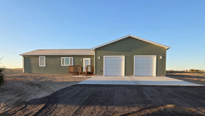 Property Photo:  3884 W Highland Dr  NE 69101 