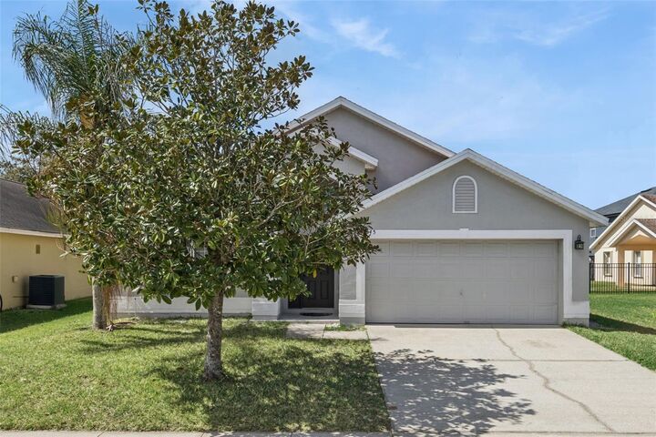 Property Photo:  1045 Willow Branch Drive  FL 32828 