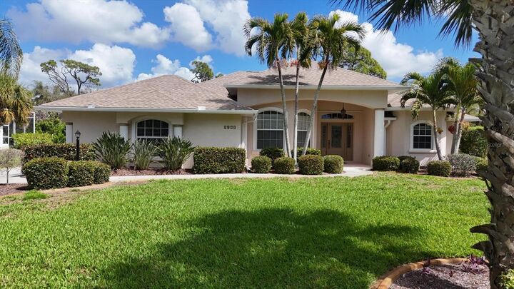 Property Photo:  2075 Lemon Avenue  FL 34223 