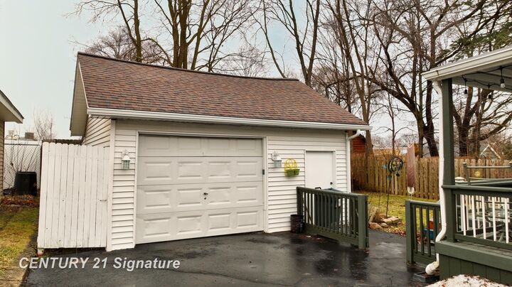 Property Photo:  314 Myrtle Street  MI 48433 